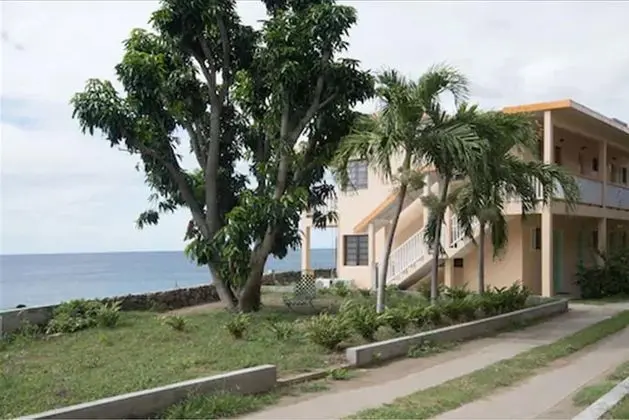 Bird Rock Beach Hotel - Dış Mekan