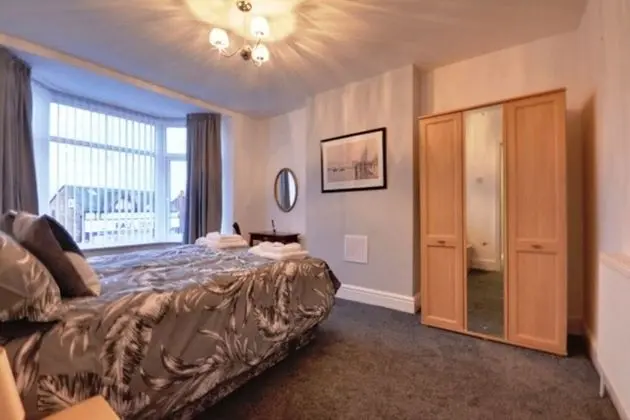 Birkdale Southport Boutique Apartment Sleeps 5 - Oda