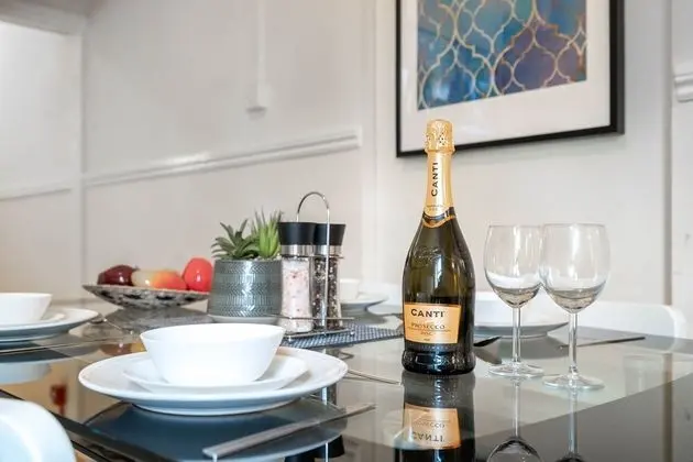 Birmingham Townhouse With Garden and Parking - İç Mekan