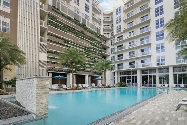 Biscayne Townhomes by Sextant
