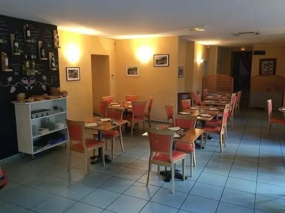 Hotel-Bistro Les Pas Sages - Yerinde Yemek