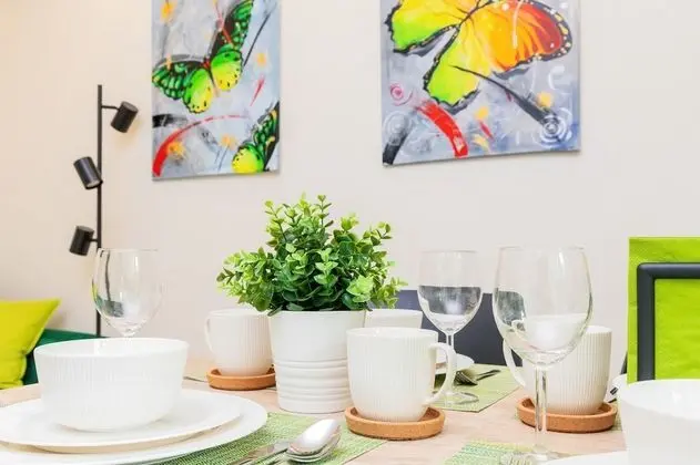 Bitwy pod Plowcami Apartment by Renters - İç Mekan