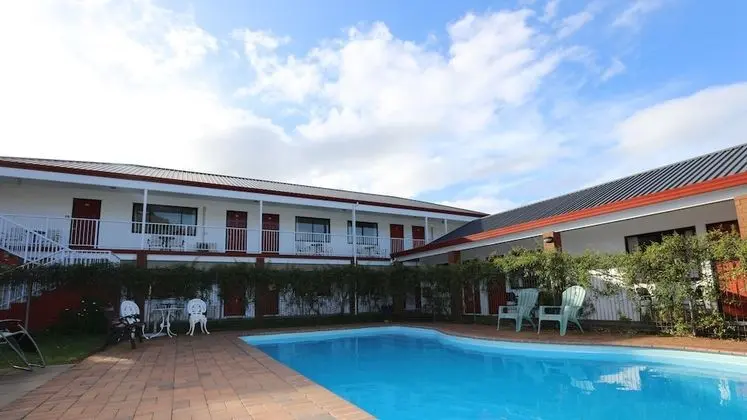 Bk's Counties Motor Lodge - Havuz