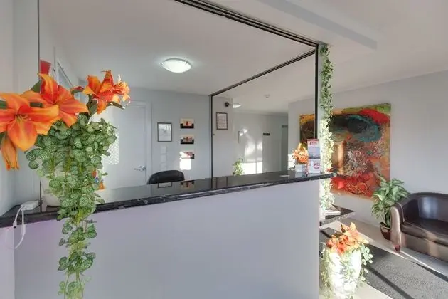 BKs Premier Motel Esplanade - Lobi