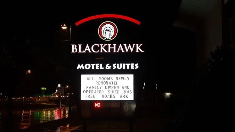 Black Hawk Motel - Dış Mekan