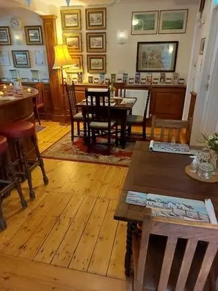 The Black Horse - İç Mekan