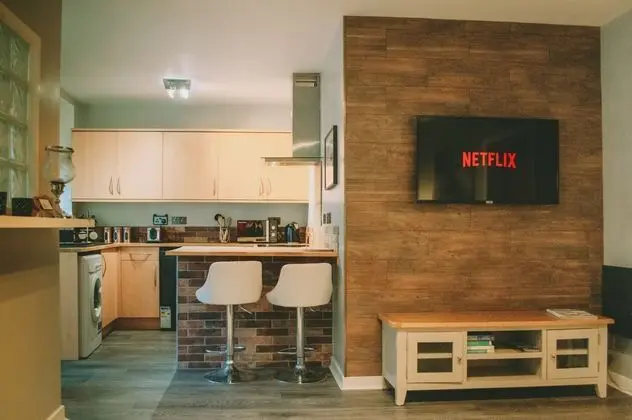The Black Isle Apartment - Öne Çıkan Resim