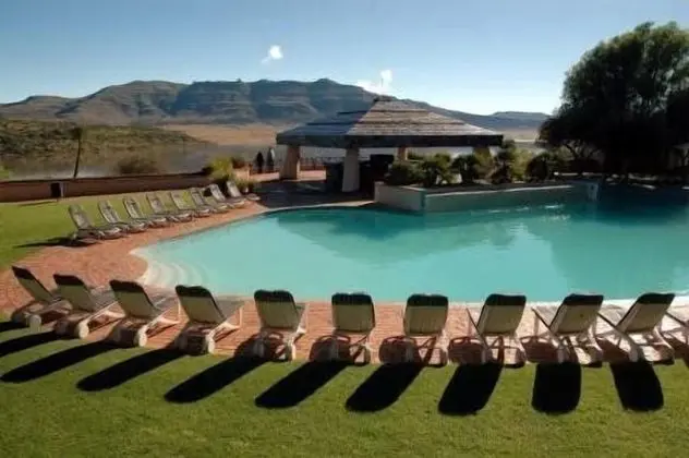 Black Mountain Leisure & Conference Hotel - Dış Mekan