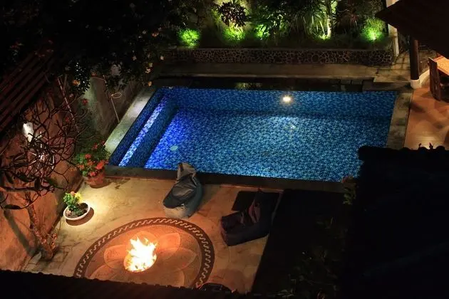 Black Pearl Villa Beachside - Havuz