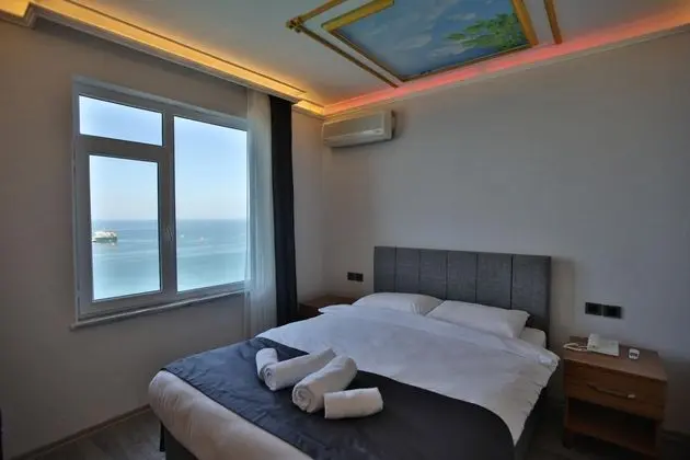 Black Pearly Hotel