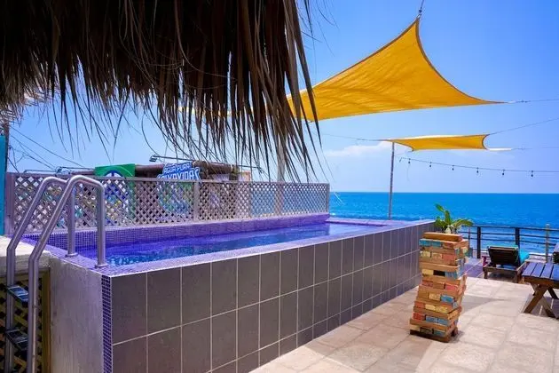 The Black Sand Beachhouse - Havuz