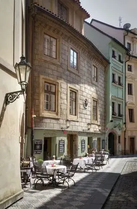 Black Star Suites - Öne Çıkan Resim