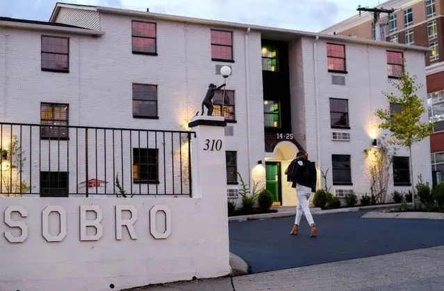 Black Swan - Sobro Nashville