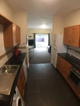 Blackberry House - Sleeps 6 with Parking and Netflix TV - Mutfak