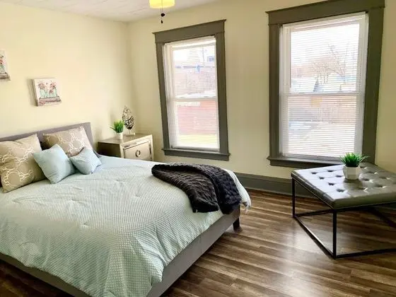 The Blackjack Duplex - Private Yard & Parking, Near Falls & Casino by Niagara Hospitality - Oda