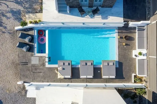 BlackStone Luxury Suites - Havuz