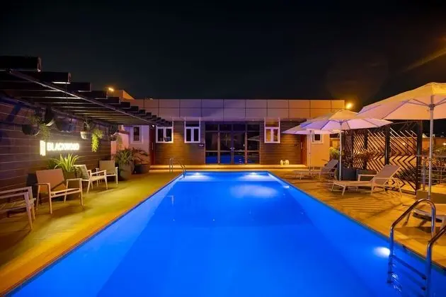 Blackwood Hotel and Apartments - Havuz