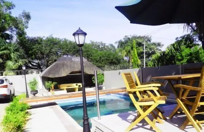 Blackwood Guest House - Havuz