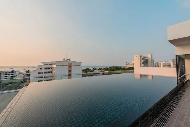 blackwoods Hotel Pattaya - Havuz