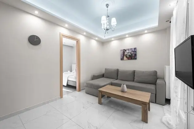 Blanco Apartments-Nilie Hospitality MGMT