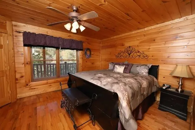 Blessed Nest - Four Bedroom Cabin - Oda