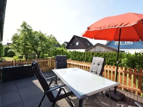 Blissful Apartment in Klütz With Terrace, Garden and Grill - Yerinde Yemek