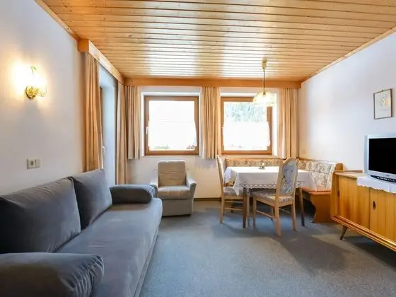 Blissful Apartment in Leutasch With Garden - Oda Düzeni