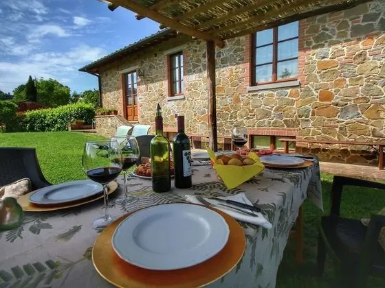 Blissful Cottage in Lucignano With Shared Swimming Pool - Oda Düzeni