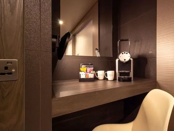 BLOC Hotel Gatwick - Oda