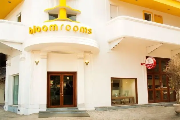 Bloomrooms @ New Delhi Railway Station - Dış Mekan