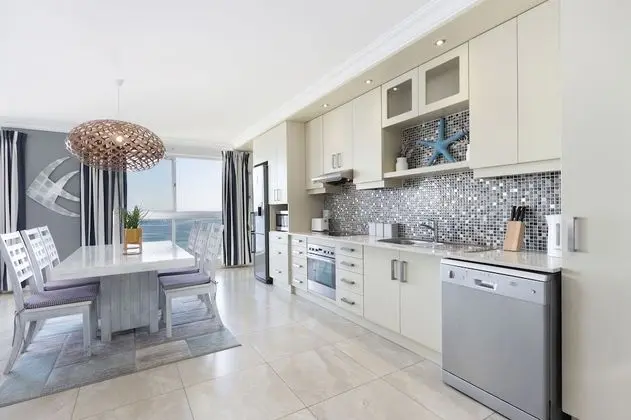 Blouberg Heights 1601 by HostAgents - Mutfak