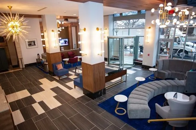 BLU-Tique, Akron, a Tribute Portfolio Hotel - Lobi