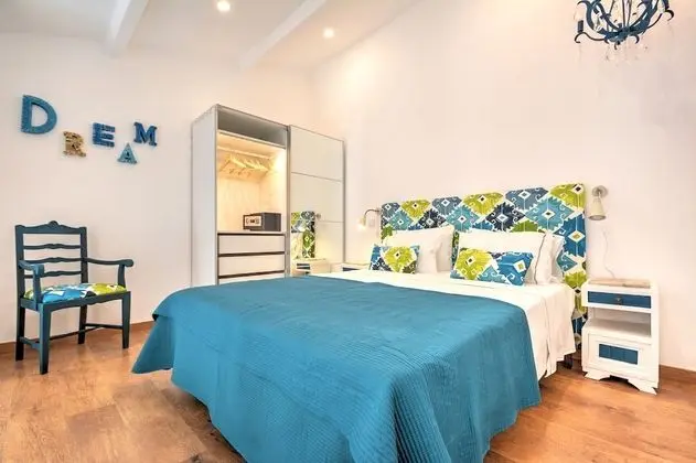 Blue Barqueta Studio - Oda