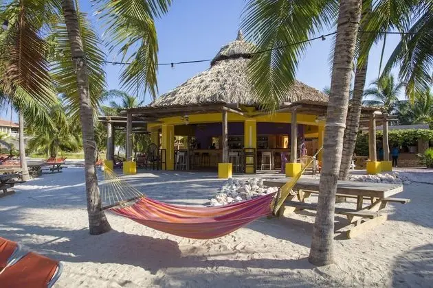 Blue Bay Bungalows - The Garden - Plaj