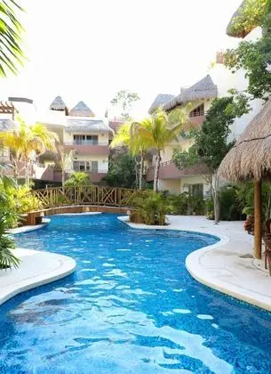 Blue Beach 2 BRM apt sleeps 5 - Havuz
