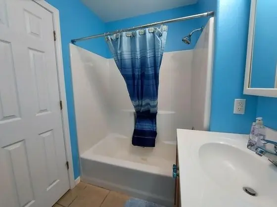 Blue Bird Hill with Deck & Middle of Branson Location - Banyo Tipleri