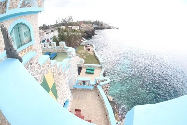 Blue Cave Castles - Plaj