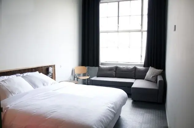 Blue Collar Hotel - Oda