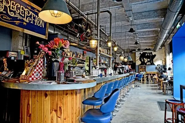 Blue Collar Hotel - Öne Çıkan Resim