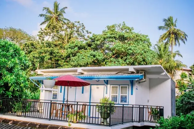 BLUE EYES INN
