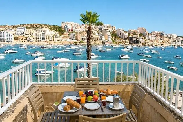 Blue Harbour 1 by Getaways Malta - Öne Çıkan Resim