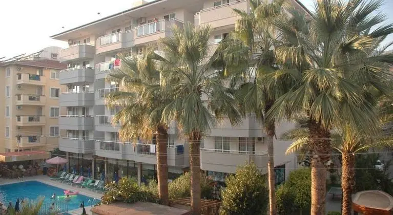Blue Heaven Apart Hotel - Havuz