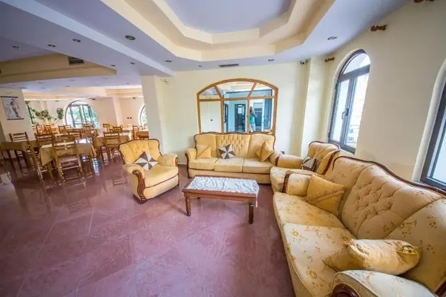 Blue Heaven Hotel - Lobi