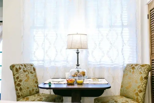 Blue Heron - Louisiana's B&B of the Year - Mutfak