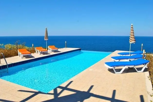 Villa Blue Horizon by Amy Villas