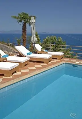 Blue Horizon Suites - Havuz