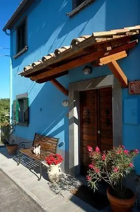 Blue House Near Bagnoregio-overlooking the Umbrian Mountains and Tiber Valley
