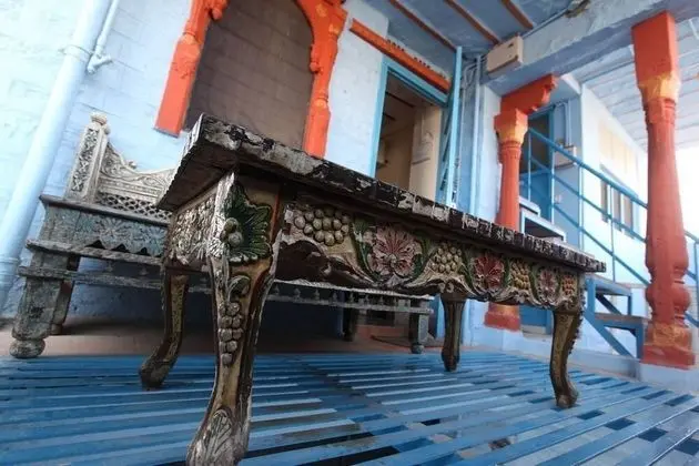 The Blue House, Oldest Guest House - Lobi
