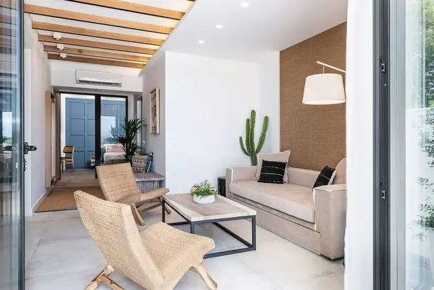 Blue Island Luxury Apartment