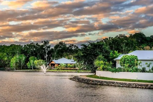 Blue Lagoon Villa A in Trinity Beach